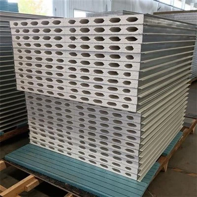 Izolacijska stena iz sendvič plošč